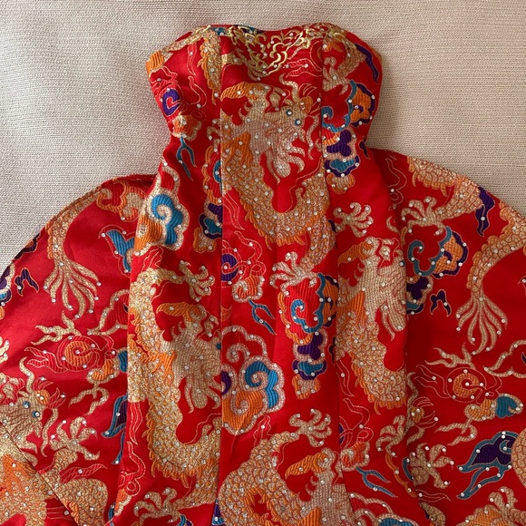 Chinese wedding gown - Picture 5 of 11